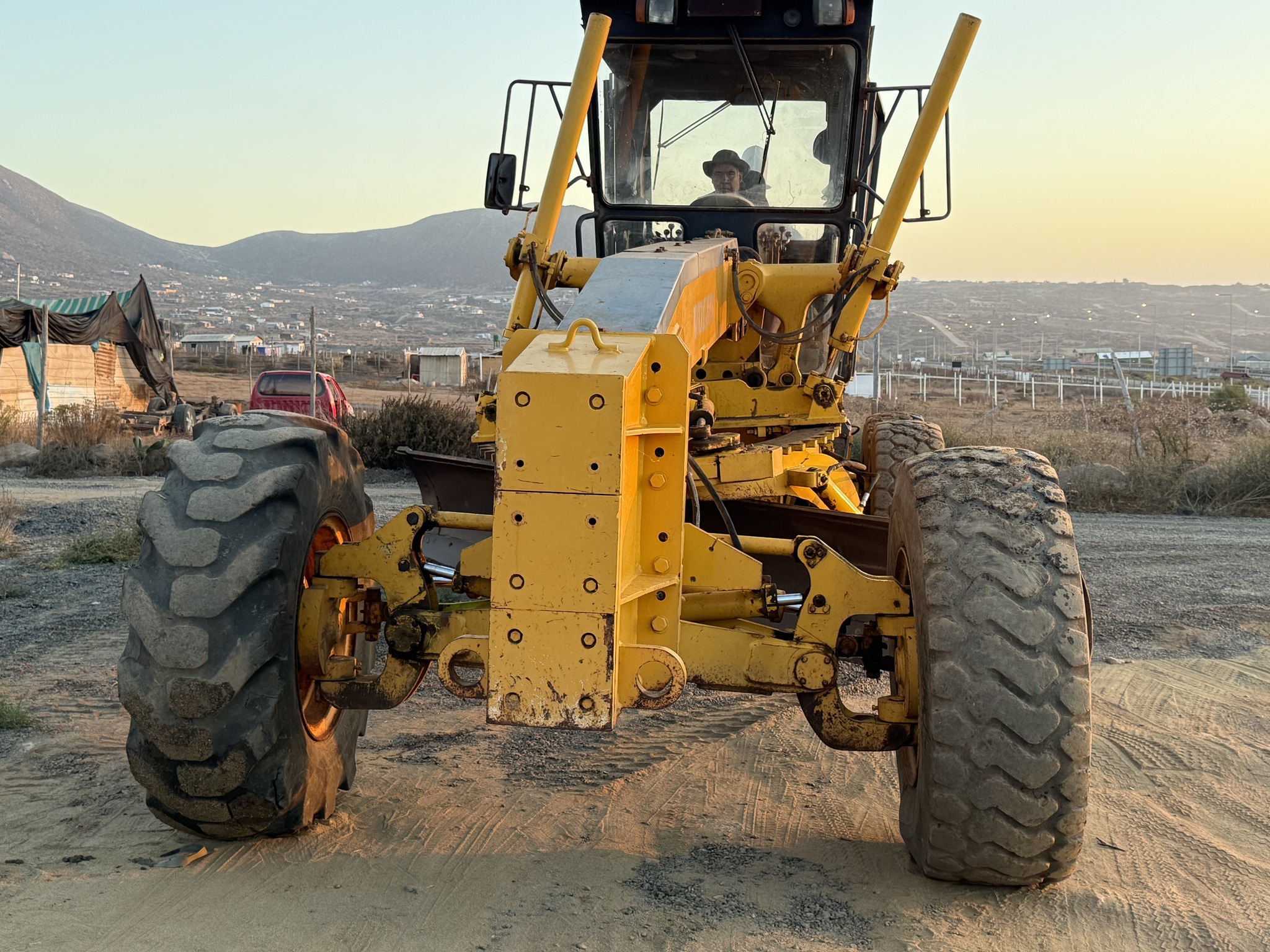 Vista principal Volvo G730B